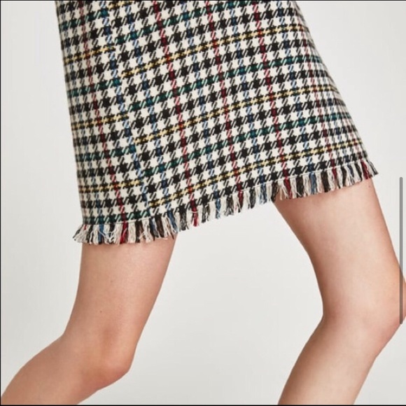 Zara. Beautiful dress with back zipper. Size small - Picture 4 of 9